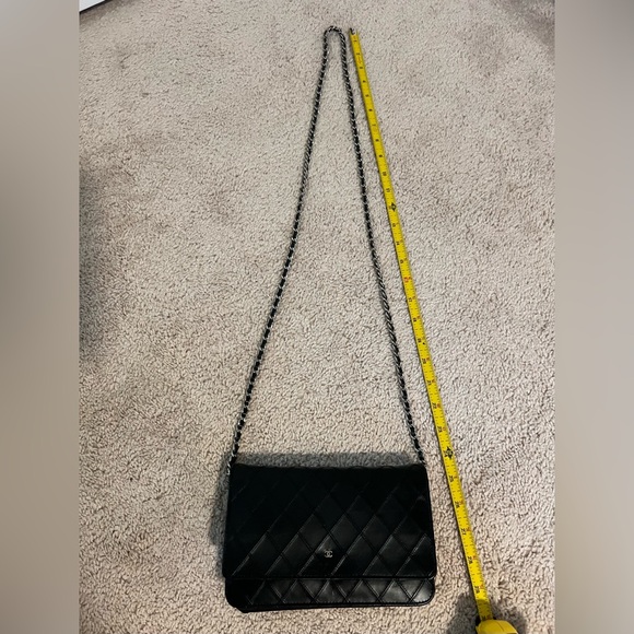 Host Pick Vintage Chanel Wallet on a Chain - Picture 9 of 17